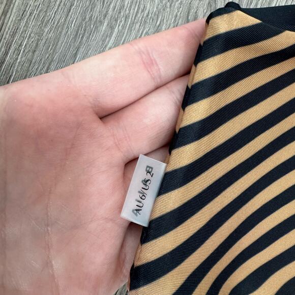 Baiia Valencia Swimsuit Women's 2 Reversible Striped One Shoulder Bikini Top New - Picture 4 of 4